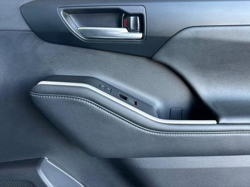 Certified 2025 Toyota Highlander XLE image 23