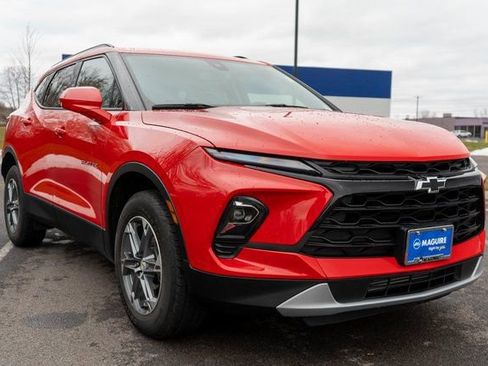 Used 2023 Chevrolet Blazer LT w/ Convenience Package AWD/4WD image 4