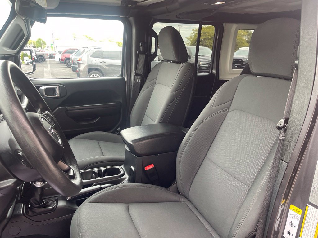 Used 2018 Jeep Wrangler Unlimited Sport AWD/4WD image 22