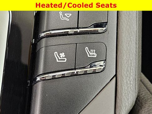 Used 2018 Porsche Cayenne Platinum Edition image 26