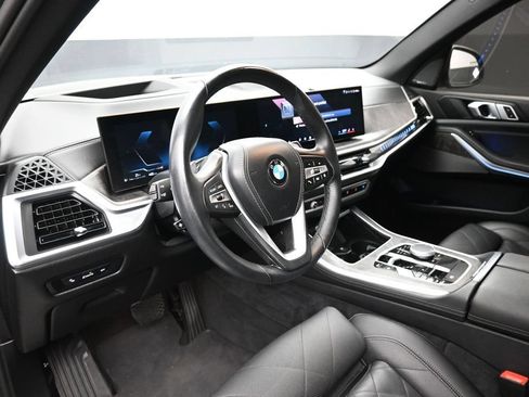Used 2025 BMW X5 xDrive40i AWD/4WD image 3
