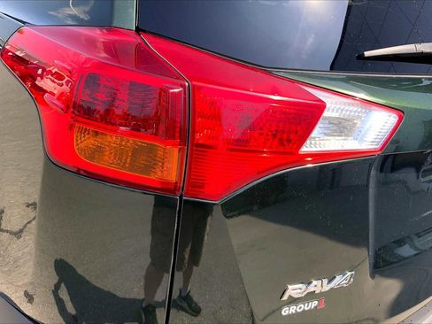 Used 2013 Toyota RAV4 LE AWD/4WD image 27