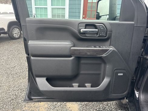 Used 2020 Chevrolet Silverado 2500 LTZ w/ Technology Package image 18