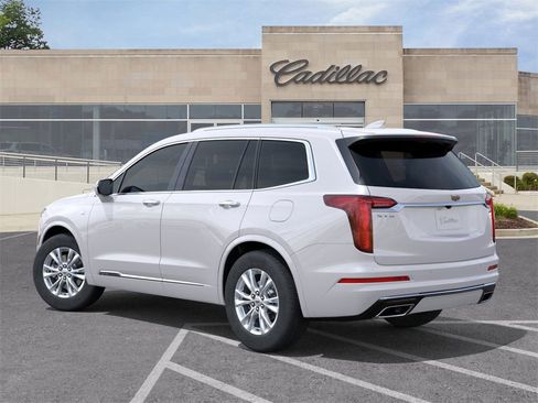 New 2025 Cadillac XT6 Luxury image 3