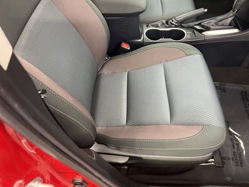 Used 2018 Toyota Corolla LE image 23