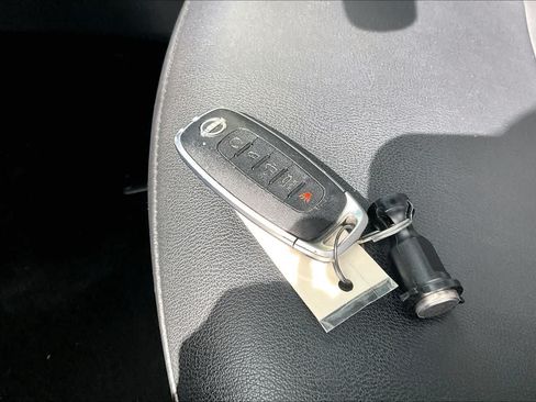 Used 2024 Nissan Sentra SR w/ SR Premium Package FWD image 15