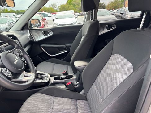 Used 2024 Kia Soul LX w/ Option Group 015 FWD image 24