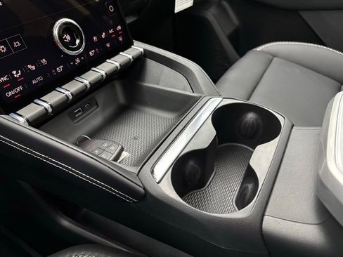 New 2026 GMC Terrain Denali w/ LPO, Floor Liner Package image 32