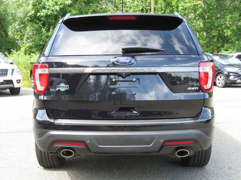 Used 2019 Ford Explorer XLT w/ Equipment Group 202A AWD/4WD image 6