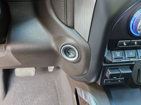 Used 2022 GMC Sierra 2500 Denali w/ Denali Black Diamond Edition image 23