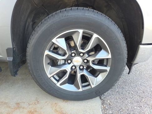 Used 2023 Chevrolet Silverado 1500 LT AWD/4WD image 71