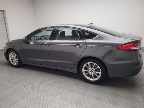 Used 2019 Ford Fusion SE image 3