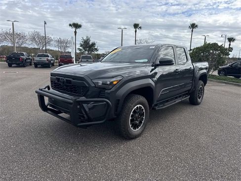 Used 2025 Toyota Tacoma TRD Off-Road image 8
