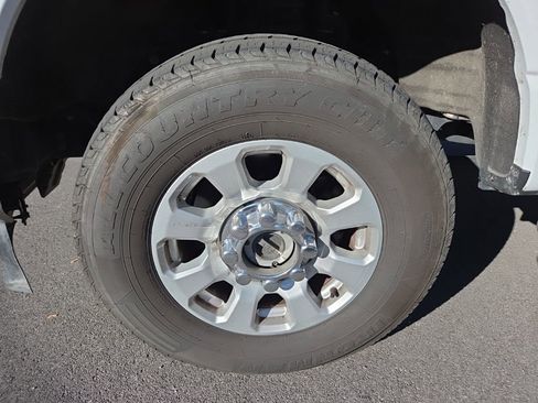 Used 2024 Ford F250 XLT image 17