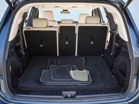 Used 2022 Mercedes-Benz GLB 250 w/ Premium Package Lite image 36