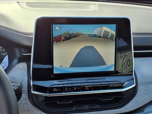 New 2026 Jeep Compass Latitude image 4