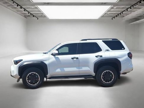 Used 2025 Toyota 4Runner TRD Off-Road AWD/4WD image 2