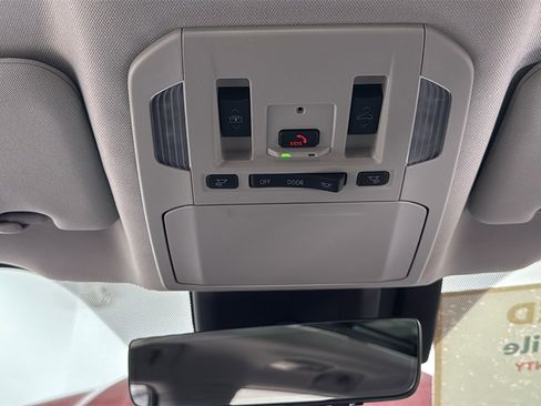 Certified 2025 Toyota Highlander Platinum image 11