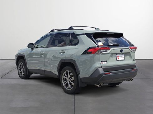 Certified 2022 Toyota RAV4 XLE Premium AWD/4WD image 4