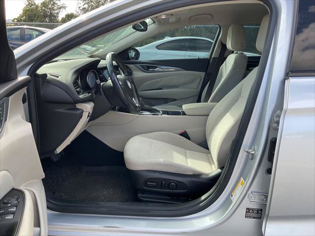 Used 2018 Buick Regal Preferred w/ Sights and Sounds Package AWD/4WD image 10