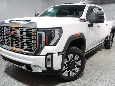 Used 2024 GMC Sierra 2500 Denali w/ Denali Reserve Package image 35