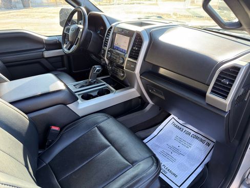Used 2019 Ford F150 Lariat image 39