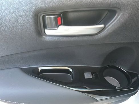 Used 2023 Toyota Corolla SE image 27