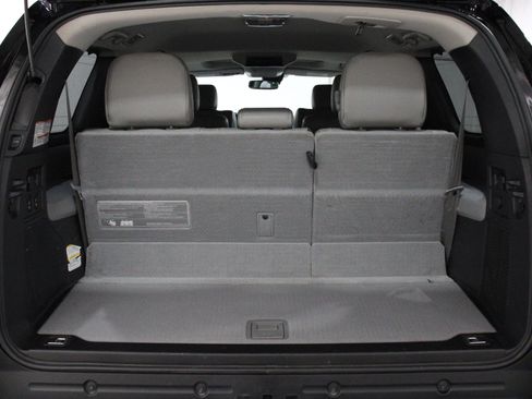 Used 2019 Toyota Sequoia Platinum AWD/4WD image 27