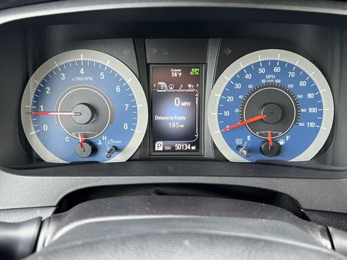 Used 2019 Toyota Sienna SE image 27