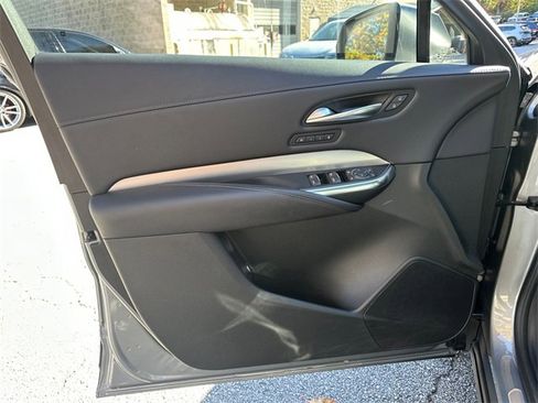 Used 2023 Cadillac XT4 Premium Luxury image 10