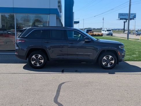 Used 2024 Jeep Grand Cherokee Limited 4xe image 3