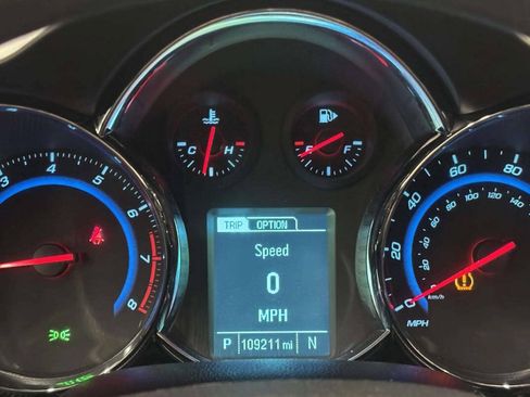 Used 2016 Chevrolet Cruze LT FWD image 32