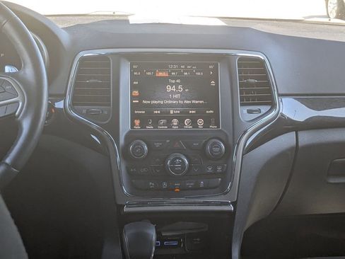 Used 2016 Jeep Grand Cherokee Laredo 75th Anniversary image 27