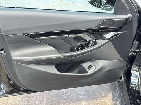 Used 2026 BMW 530i RWD image 12