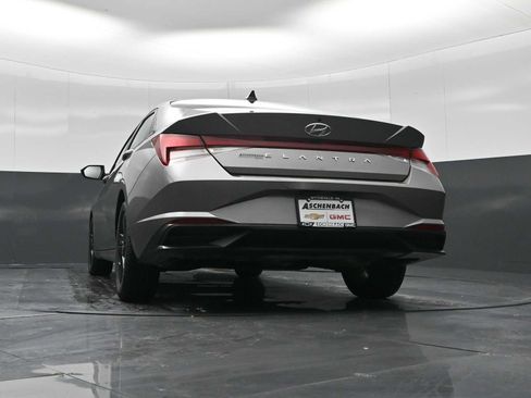 Used 2022 Hyundai Elantra SEL image 23