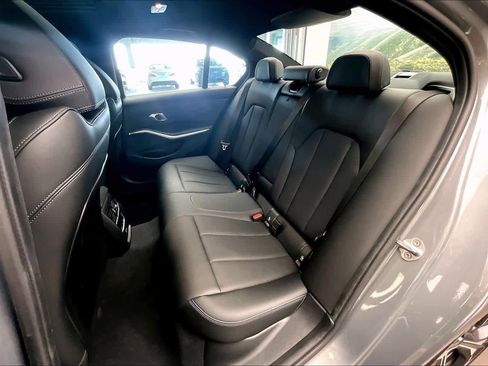 Used 2025 BMW 330i Sedan image 21
