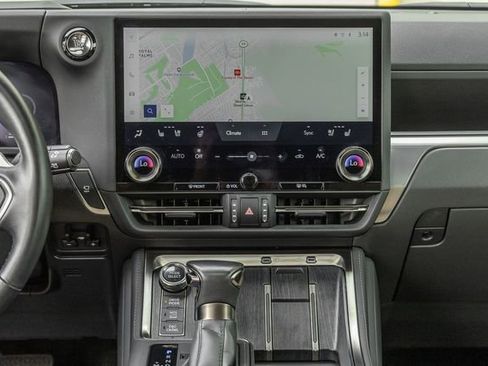 Used 2025 Lexus GX 550 w/ Accessory Package (32) AWD/4WD image 7