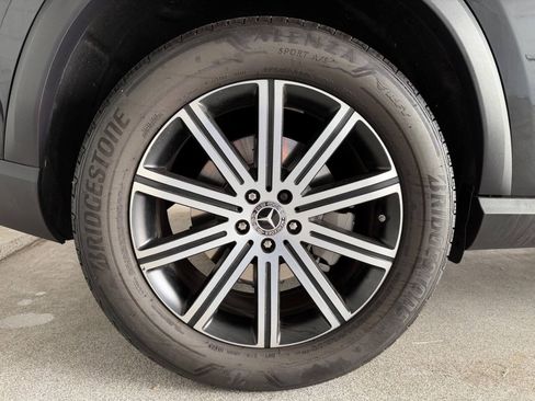 Used 2025 Mercedes-Benz GLE 450e 4MATIC image 36