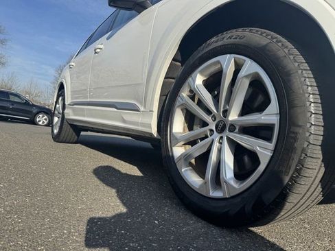Certified 2025 Audi Q7 3.0T Premium Plus AWD/4WD image 9