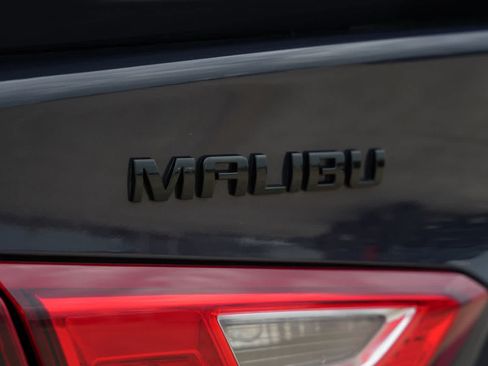 Used 2025 Chevrolet Malibu RS FWD image 19