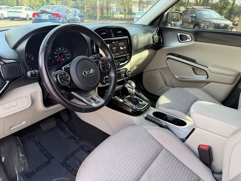 Used 2020 Kia Soul EX image 19