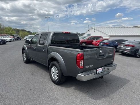 Used 2019 Nissan Frontier SV RWD image 6