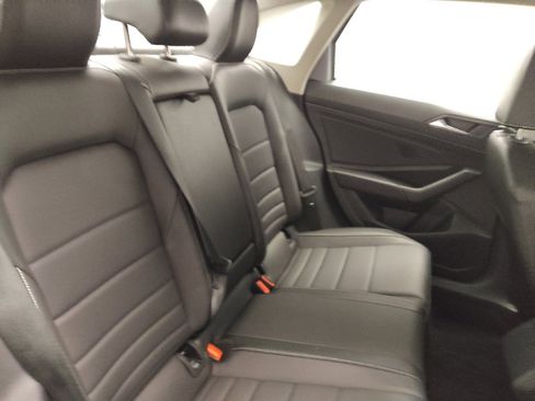 Used 2024 Volkswagen Jetta SE image 19