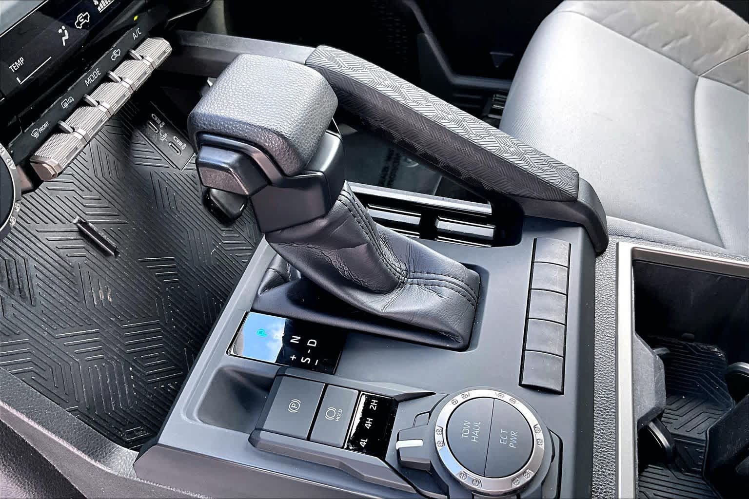 Used 2024 Toyota Tacoma SR5 AWD/4WD image 16
