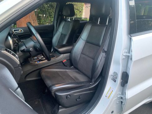 Used 2021 Jeep Grand Cherokee Laredo X image 14