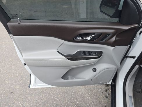 Used 2018 GMC Acadia SLT image 10