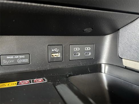 Used 2025 Toyota Camry LE image 24