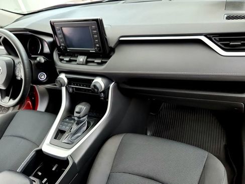 Certified 2022 Toyota RAV4 LE AWD/4WD image 16