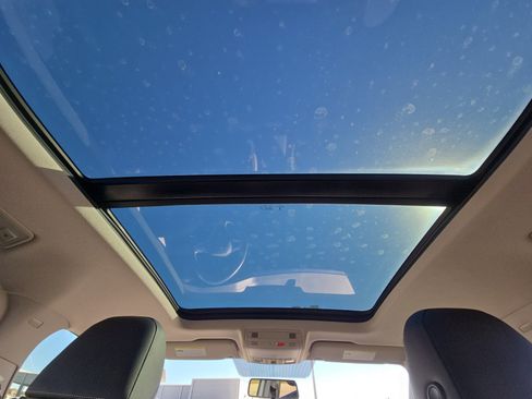 Used 2022 Volkswagen Taos SE image 17