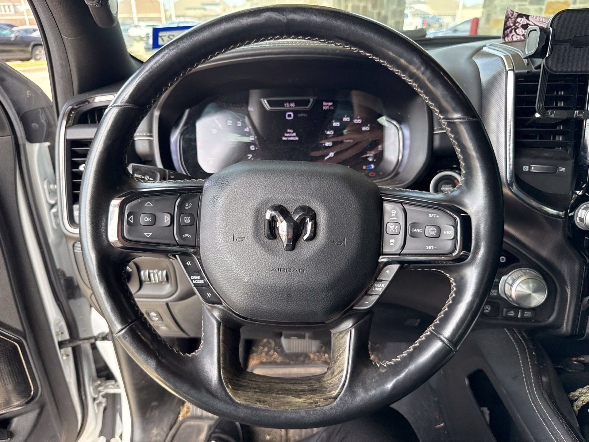 Used 2025 RAM 1500 Limited w/ Off Road Group AWD/4WD image 10
